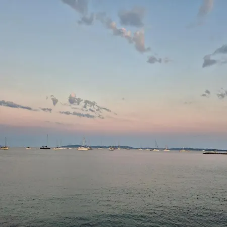 - Port De * Hyeres